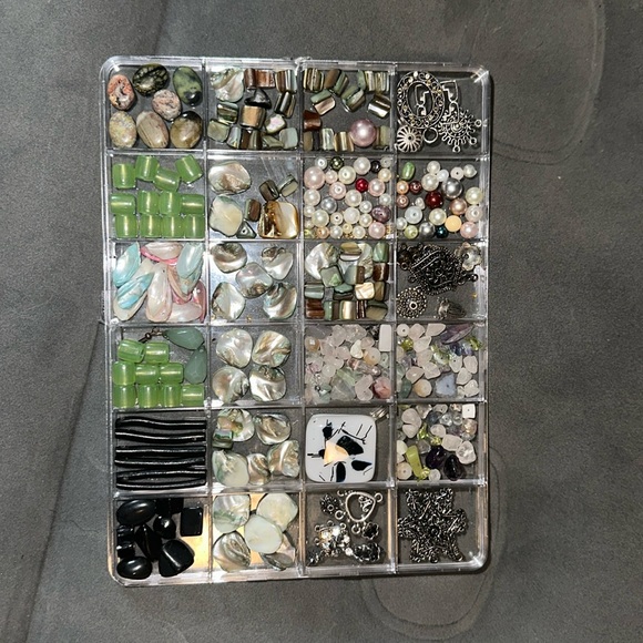 Case of Jewelry Making Beads - Picture 2 of 3